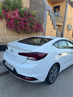 هیوندای ئەلەنترا